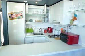 Duplex | Private kitchenette | Fridge, microwave, stovetop, electric kettle - HosuYup (Goyang)