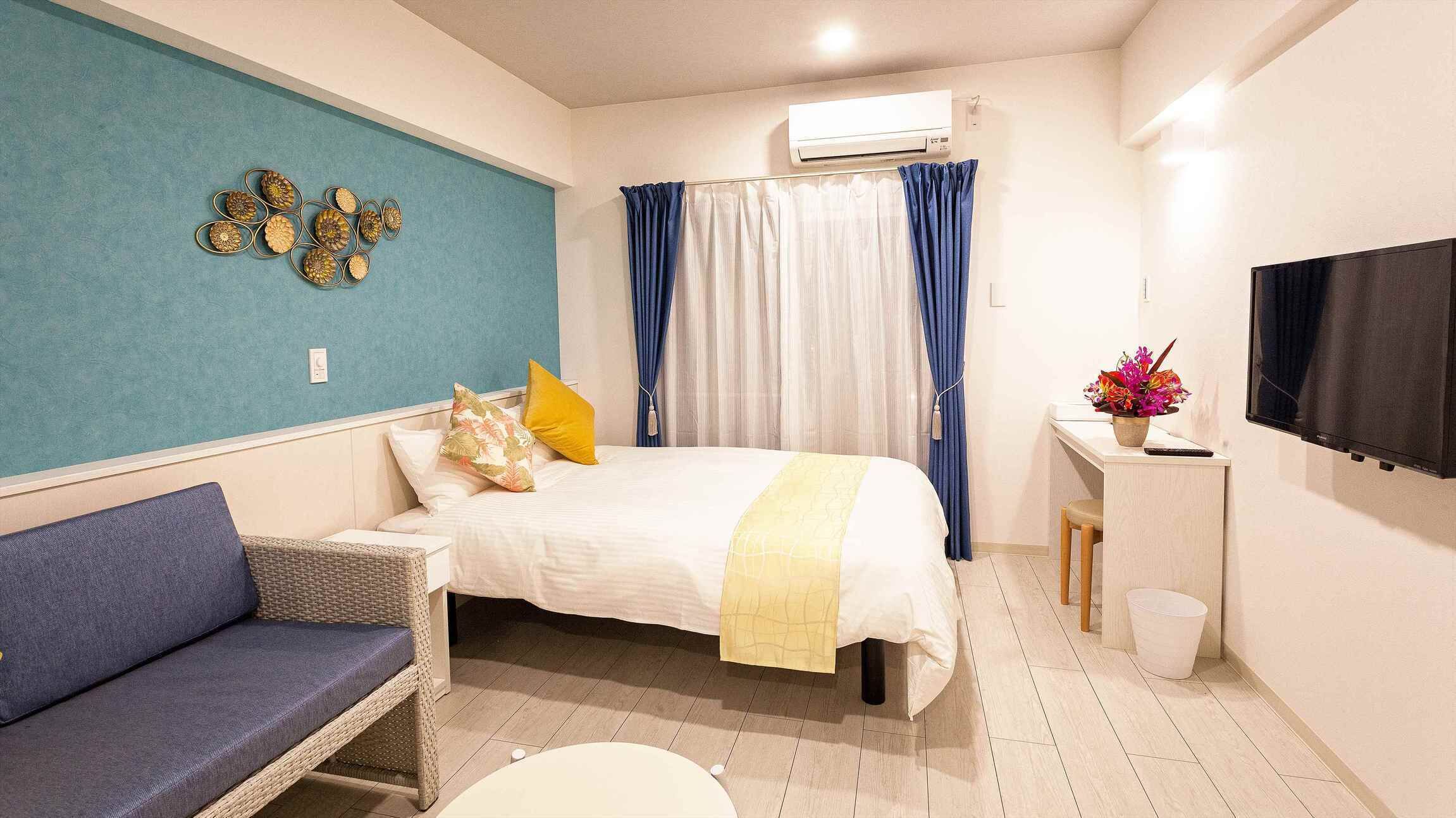 Free WiFi, bed sheets