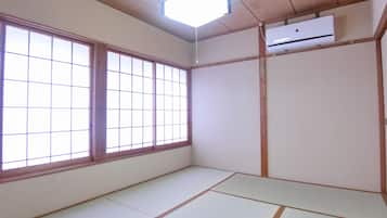 Standard Triple Room | Free WiFi, bed sheets