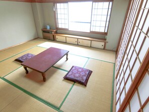 Family Room, For 5 Guests | Free WiFi, bed sheets - Toji Stay HIROMIYA (Beppu)