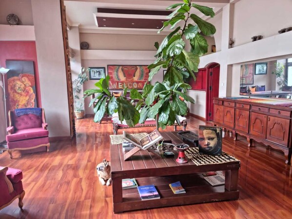 Living area - Kefetew Guest House (Addis Ababa)