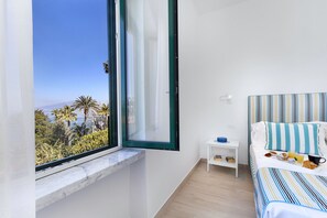 1 bedroom, iron/ironing board, travel cot, free WiFi - AMORE RENTALS - Appartamento Tramontano with Air Conditioning and Internet WI-FI (Sorrento)
