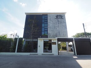 Exterior - WIW Minihotel (Bangkok)