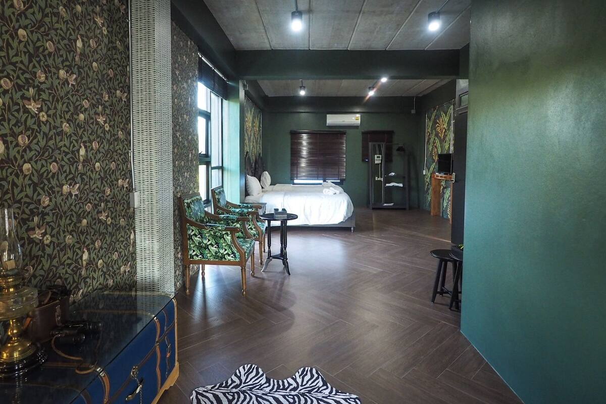 Basic Twin Room, 2 Twin Beds, City View | 1 bedroom, minibar, WiFi (free), bed sheets