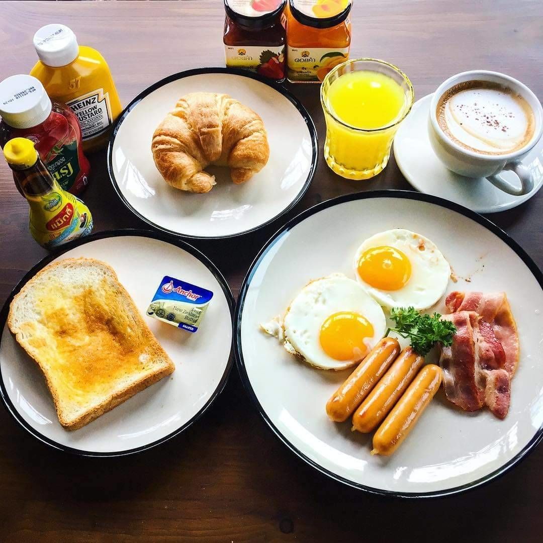 daily english breakfast (thb 100 per person)