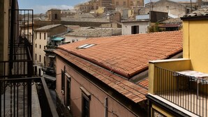 Tremannsrom – deluxe, byutsikt (Principe Deluxe) | Terrasse/patio
