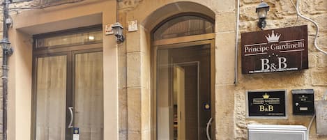 Voorkant van accommodatie