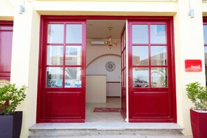 Front of property - Aegean Sea Rooms (Chios)