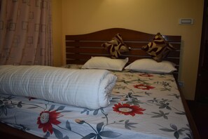5 bedrooms, in-room safe, iron/ironing board, free WiFi - Golden heaven homestay (Kathmandu)