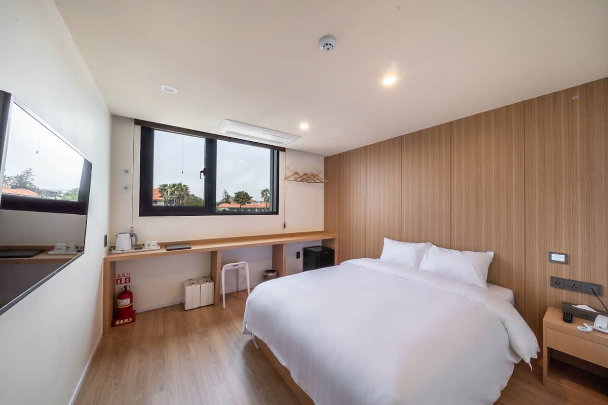 deluxe double room, non smoking, connecting rooms | desk, soundproofing, free wifi