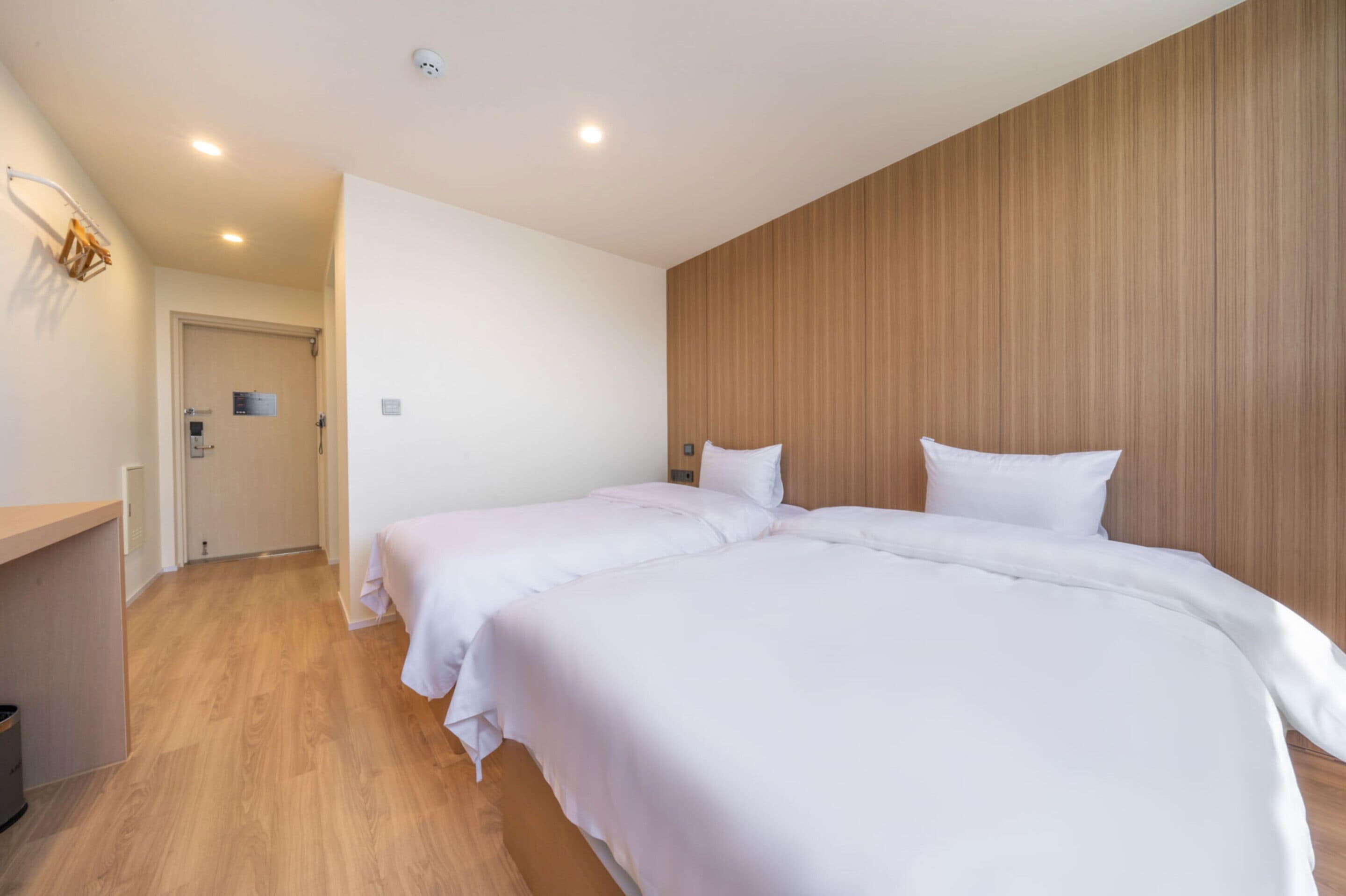 twin room, non smoking | desk, soundproofing, free wifi