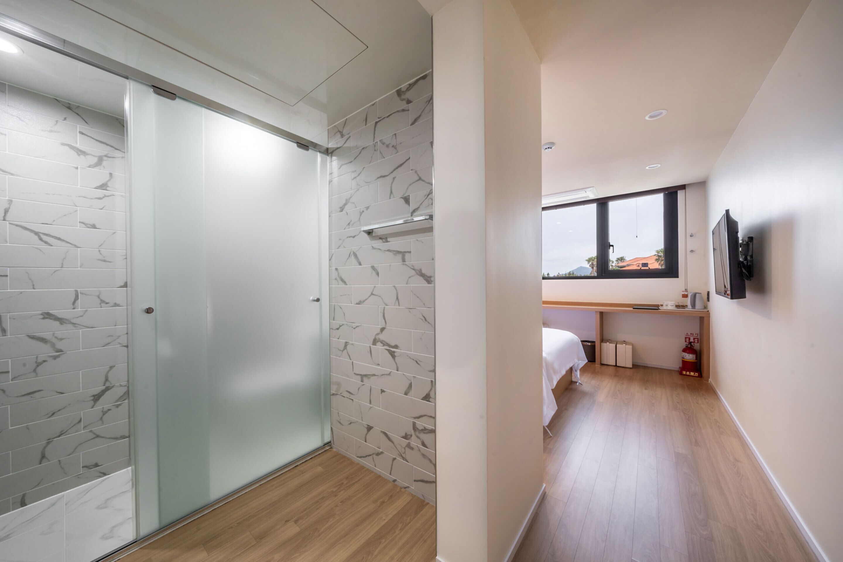 deluxe double room, non smoking, connecting rooms | desk, soundproofing, free wifi