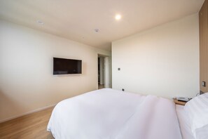 Chambre Double Deluxe, non-fumeurs, chambres communicantes | Bureau, chambres insonorisées, Wi-Fi gratuit