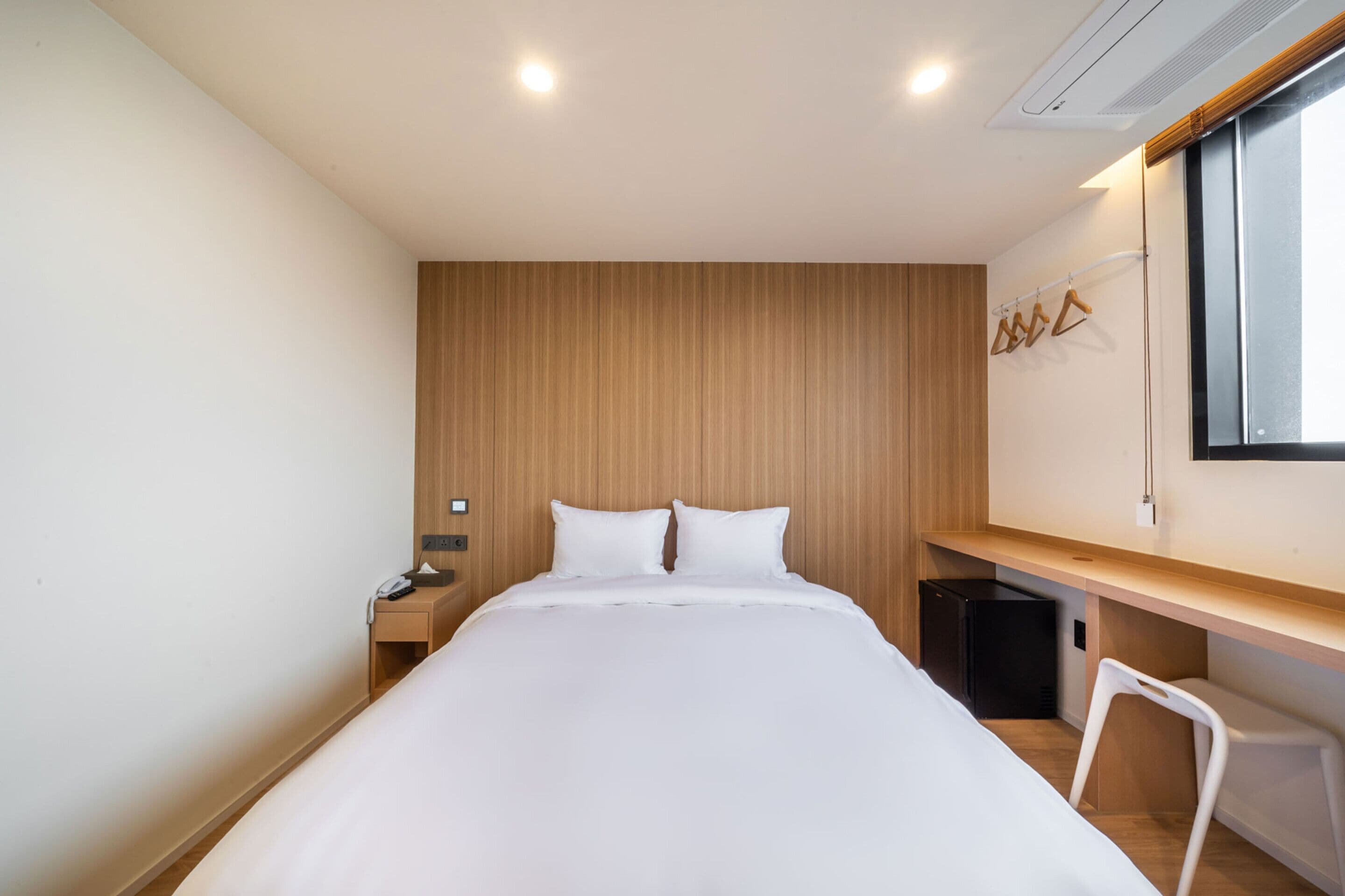 double room, non smoking | desk, soundproofing, free wifi