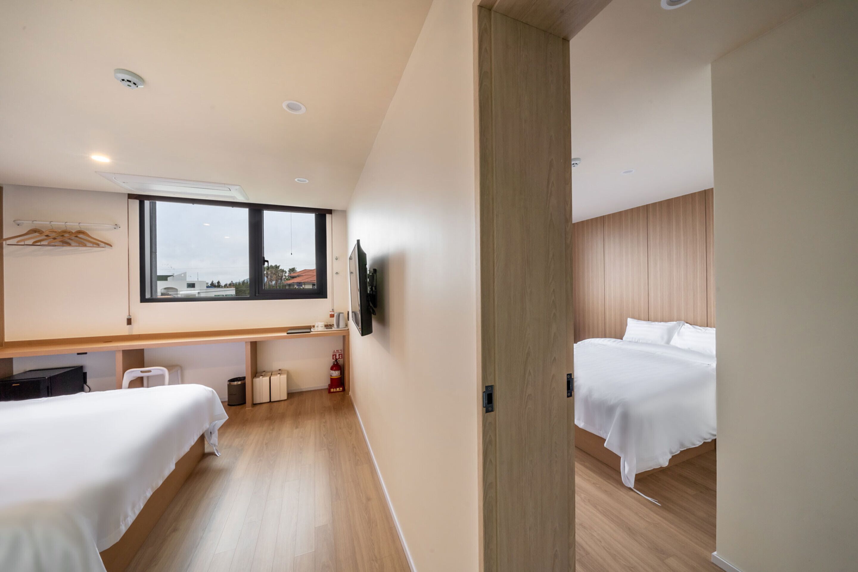 deluxe double room, non smoking, connecting rooms | desk, soundproofing, free wifi