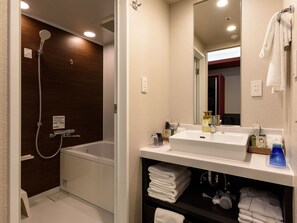 Panda Family Suite Room, Non Smoking | Bathroom | Combined shower/tub, free toiletries, hair dryer, bathrobes -  Henn na Hotel Premier Tokyo Asakusa Tawaramachi (Tokyo)