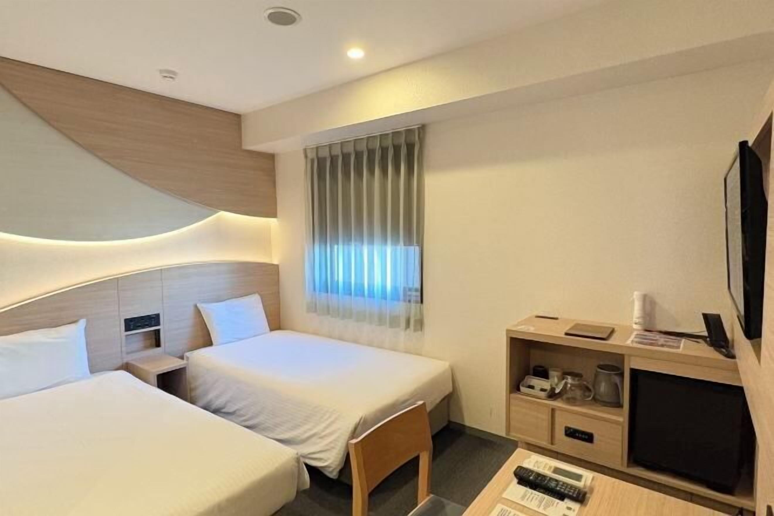 Safe på rommet, blendingsgardiner, wi-fi (inkludert) og sengetøy