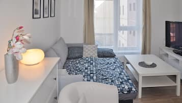 Iron/ironing board, free WiFi, bed sheets