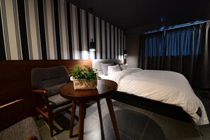 Quarto casal superior, banheira de hidromassagem | Escrivaninha, cortinas blackout, quartos à prova de som