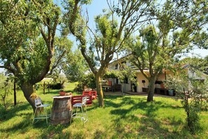 Property grounds - Holiday house Sandra with garden - pure relaxation! (Pula)