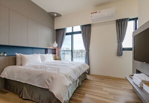 Family Triple Room, Balcony | Individually decorated, individually furnished, desk, free WiFi - Xiao Tian Di Homestay (Taitung)