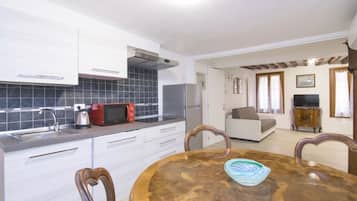 Apartment, 1 Bedroom | In-room dining