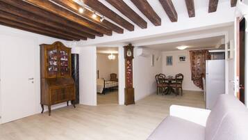 Apartment, 1 Bedroom | Room amenity