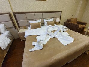 컴포트 더블룸 또는 트윈룸, 침대(여러 개), 마당 전망 | 거리 뷰