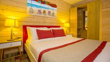 Departamento exclusivo, vista al resort | Caja de seguridad en la habitación, cortinas blackout y insonorización