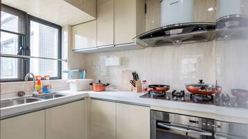 Apartment, 3 Schlafzimmer | Eigene Küche | Großer Kühlschrank, Herdplatte, Wasserkocher