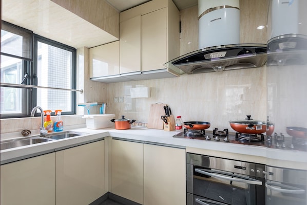 Apartment, 3 Schlafzimmer | Eigene Küche | Großer Kühlschrank, Herdplatte, Wasserkocher