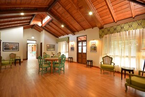 Restaurant - Anantrasa Resort (Almora)