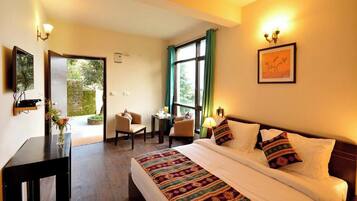 2 chambres, coffres-forts dans les chambres, bureau