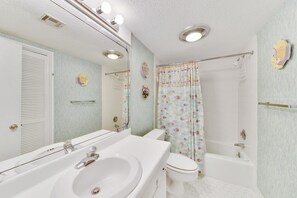 Bathroom - Plantation Club 533 (Hilton Head Island)