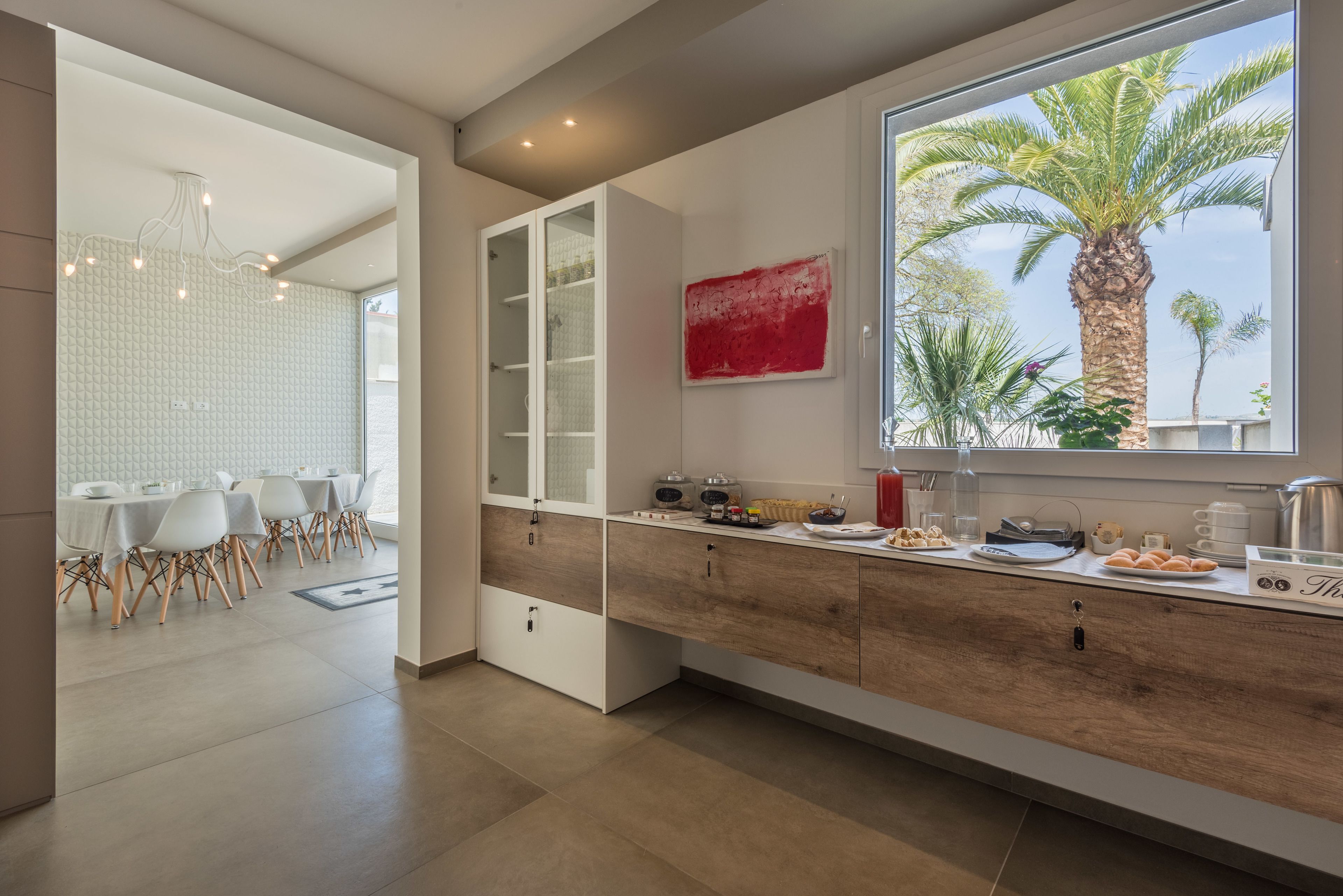 อาหารเช้าแบบท้องถิ่นทุกวัน (EUR 5 ต่อคน)