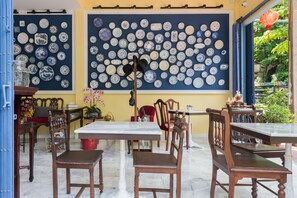 Outdoor dining - Authentic Chinese Room & Private Garden (Samphantawong)