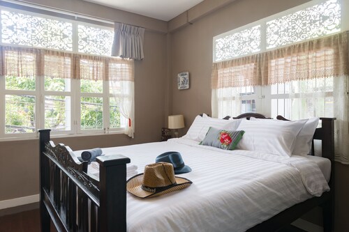 Privatzimmer im authentischen chinesischen Geschäft @ Chinatown, Bangkok, Thailand (2/1)