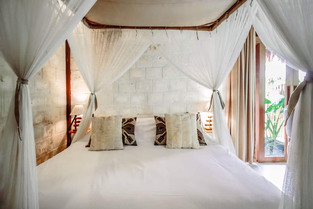Rooms PAZ | Minibar, värdeförvaringsskåp på rummet och skrivbord