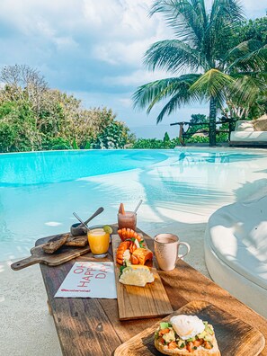 Breakfast, lunch and dinner served - La Cabane Bali (Jimbaran)