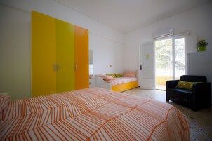 Family Room | Free WiFi, bed sheets