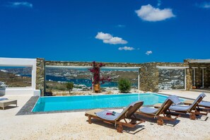 Outdoor pool - Villa Fresha by The Pearls Collection (Mykonos)
