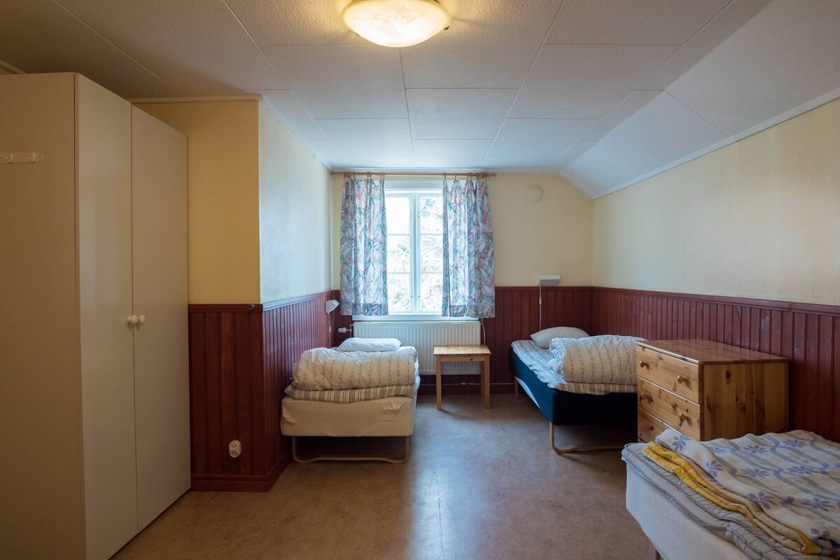 Triple Room, Shared Bathroom | Free cots/infant beds, rollaway beds, free WiFi