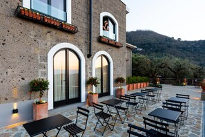 Superior Suite, 1 King Bed, Bathtub, Sea View | Terrace/patio - Maison Bon Bon (Sorrento)