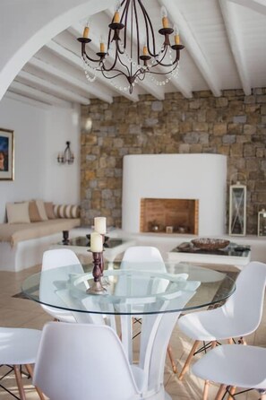 Living area - Villa Mary Tu by The Pearls Collection (Mykonos)