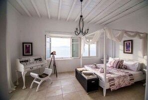 Vila, 4 quartos | 4 quartos, escrivaninha, ferros/tábuas de passar roupa, berços grátis