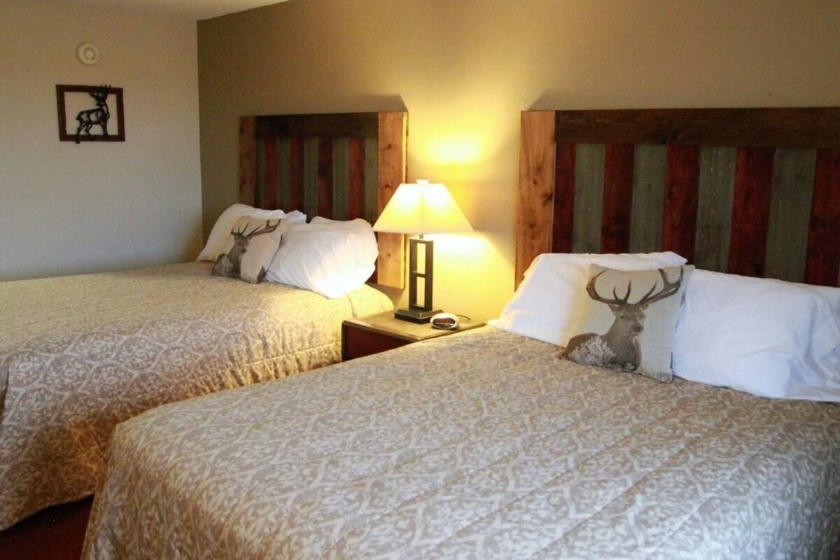 quadruple room, ensuite (queen double handicap)