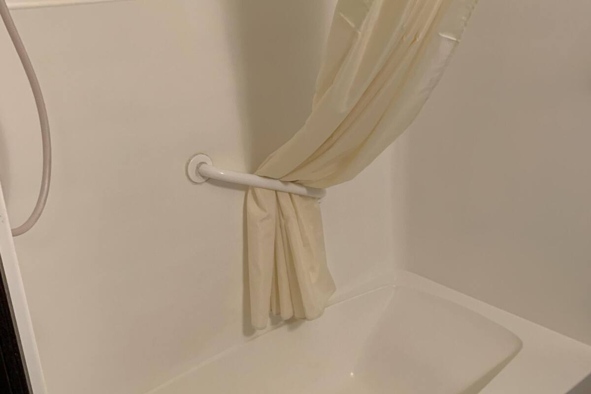 quadruple room, ensuite (queen double handicap) | bathroom