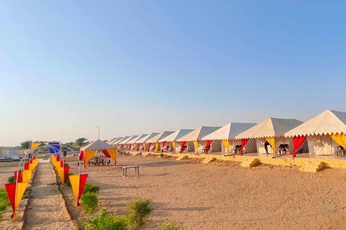 Deluxe tent, uitzicht op tuin | Lakens van Egyptisch katoen, luxe beddengoed, pillowtop-bedden