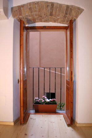 Deluxe Double or Twin Room | 1 bedroom, in-room safe, desk, blackout curtains - B&B Note sulla Piazza (Cagliari)