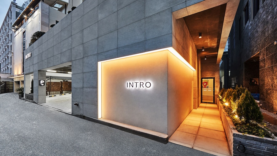 Hotel Intro